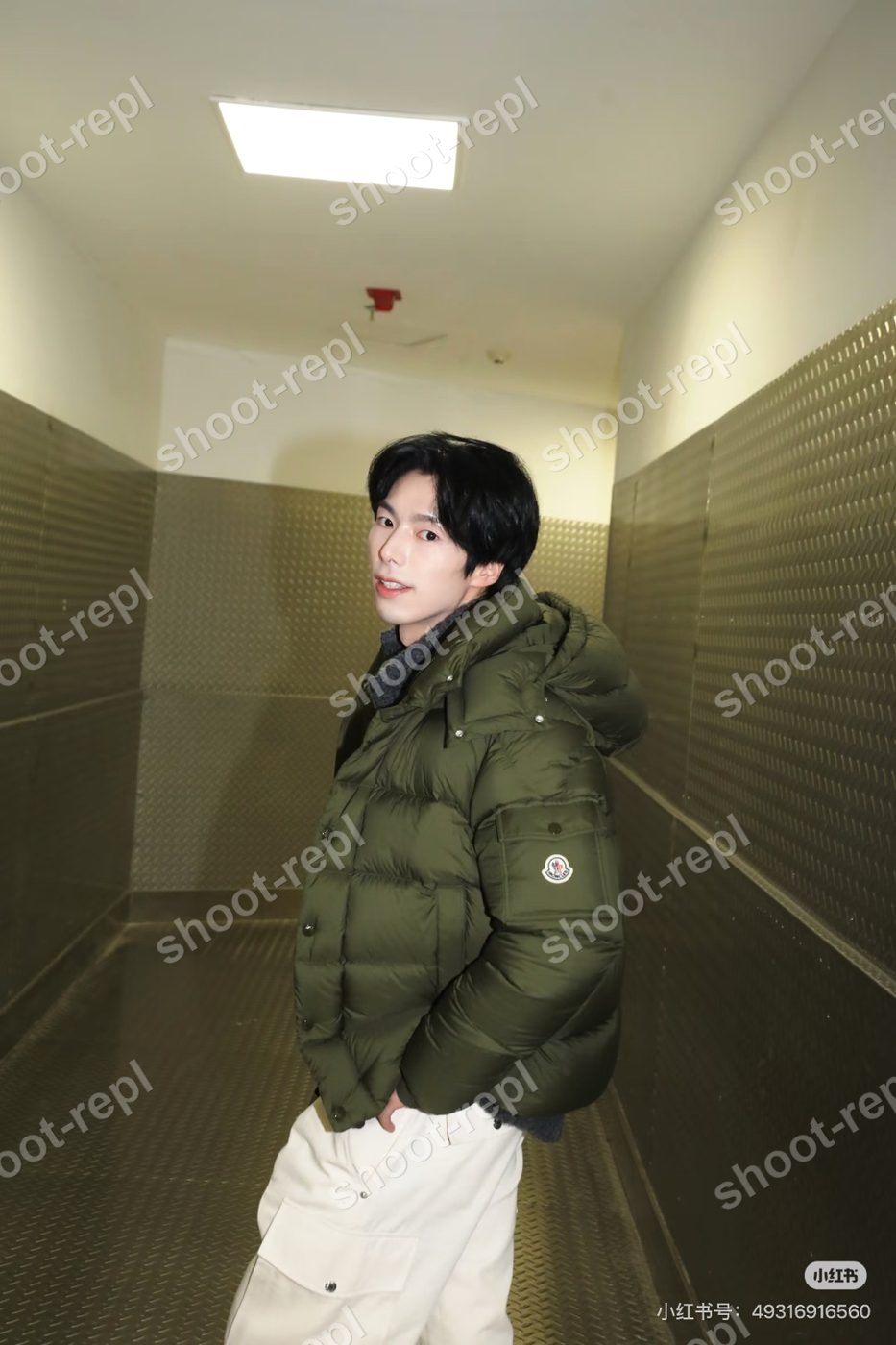 몽클레르 후드 쇼트 패딩 재킷 - 남자 패딩 레플리카 참고 이미지